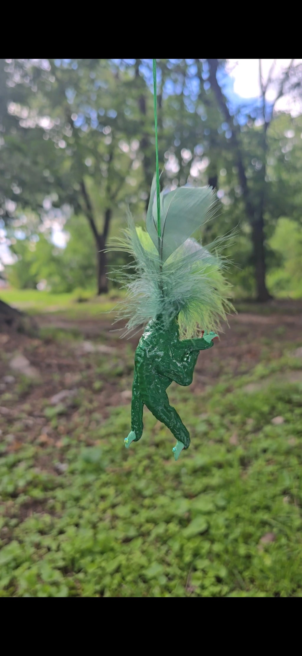 Green Chicken Foot Necklace (Red Under Nails)